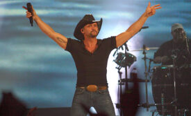 Tim McGraw performing at Charleston's Best Country in 2010.