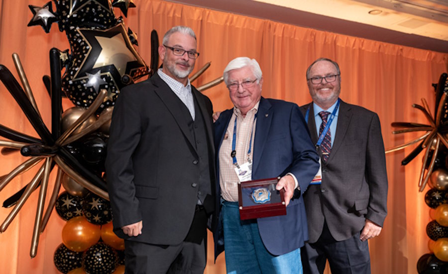 Johnny Zamrzla receiving an award from the WSRCA